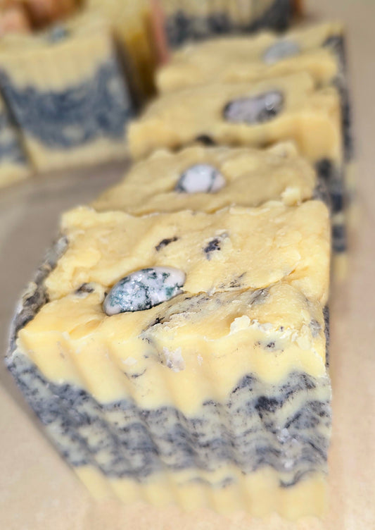 Moss Agate 💚 Tea tree & Charcoal soap