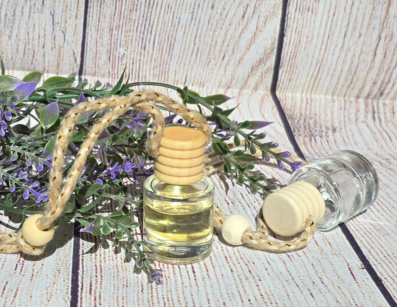 Smellie Freshie organically scented in glass bottle